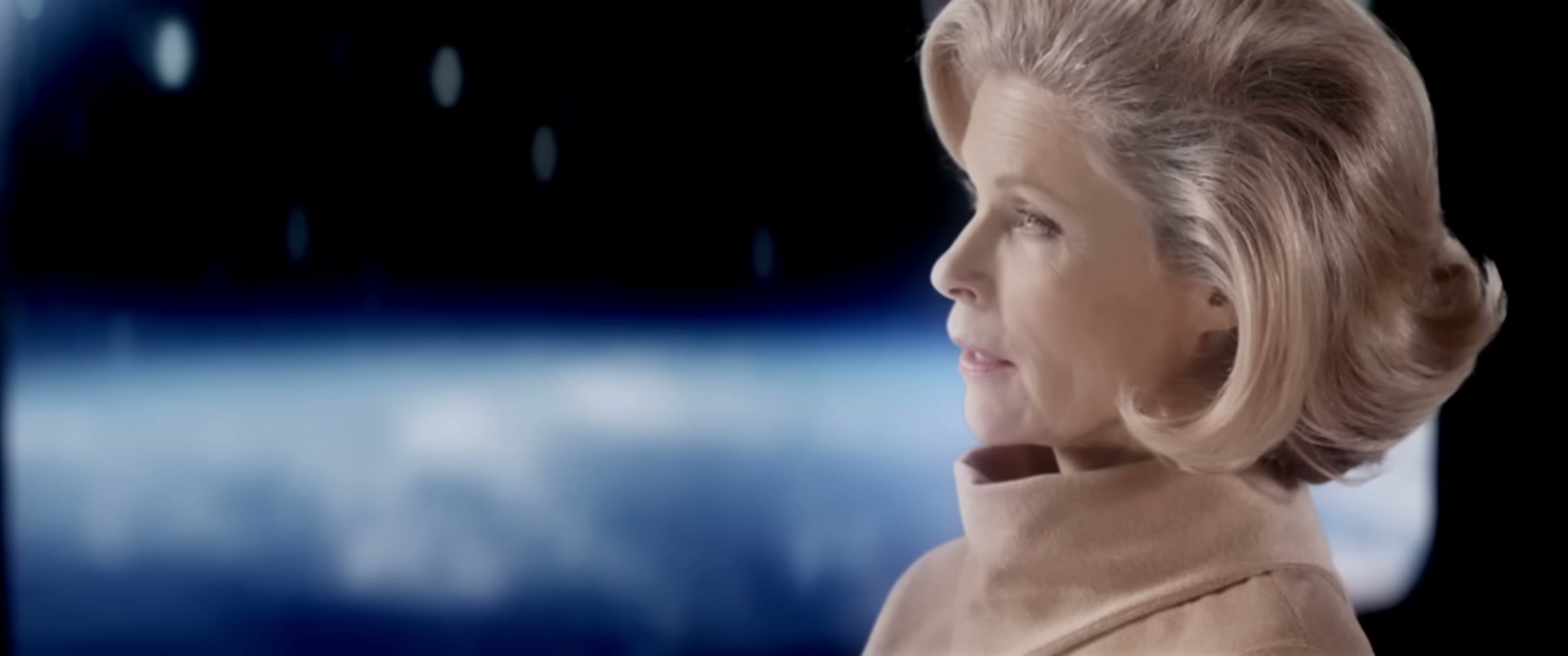 Captain Sonya Alexander — Kate Vernon