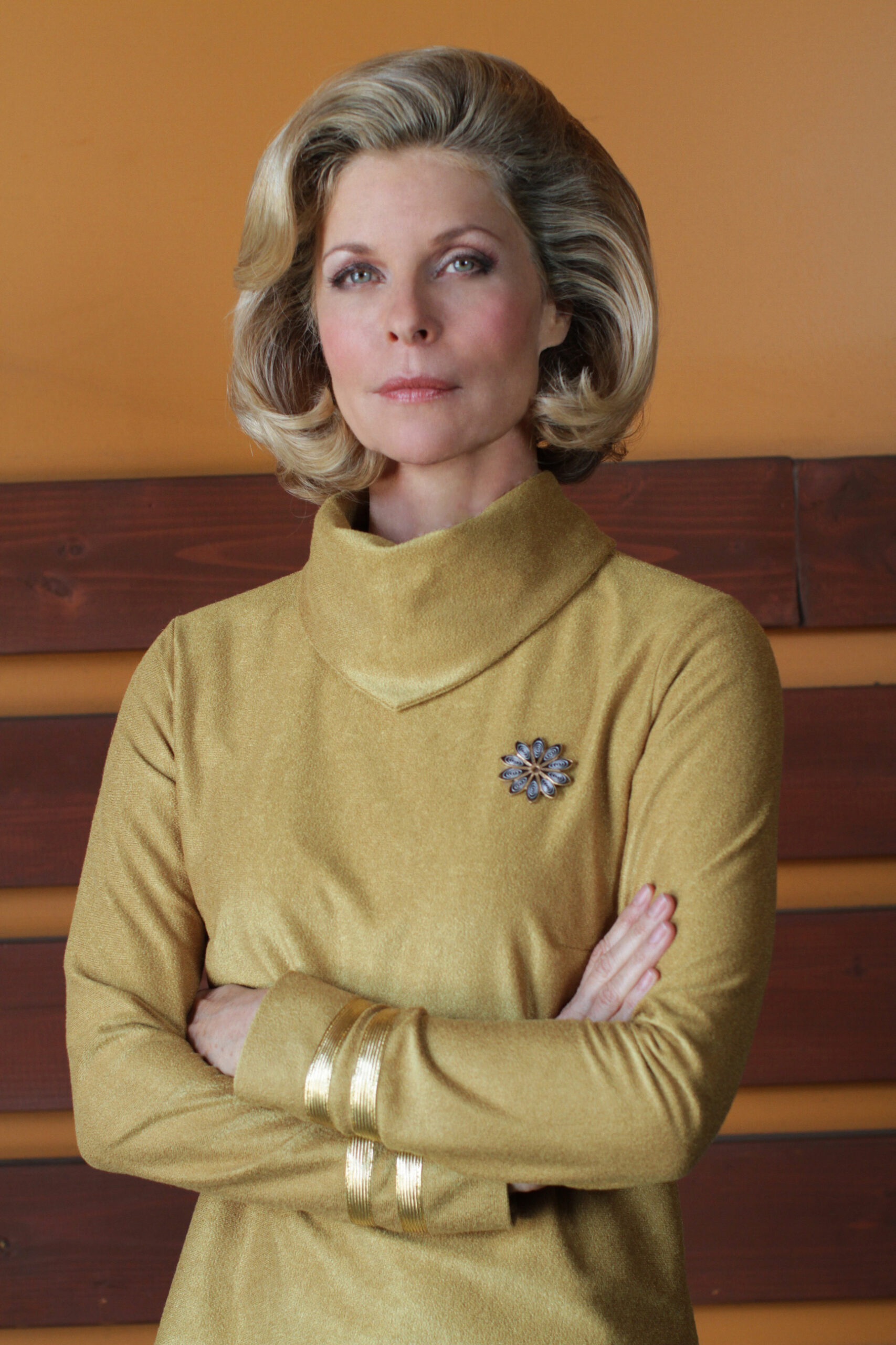Kate Vernon — Captain Sonya Alexander
